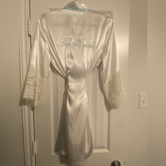 “The Bride” Short Satin Wrap L/XL - Picture 3 of 7